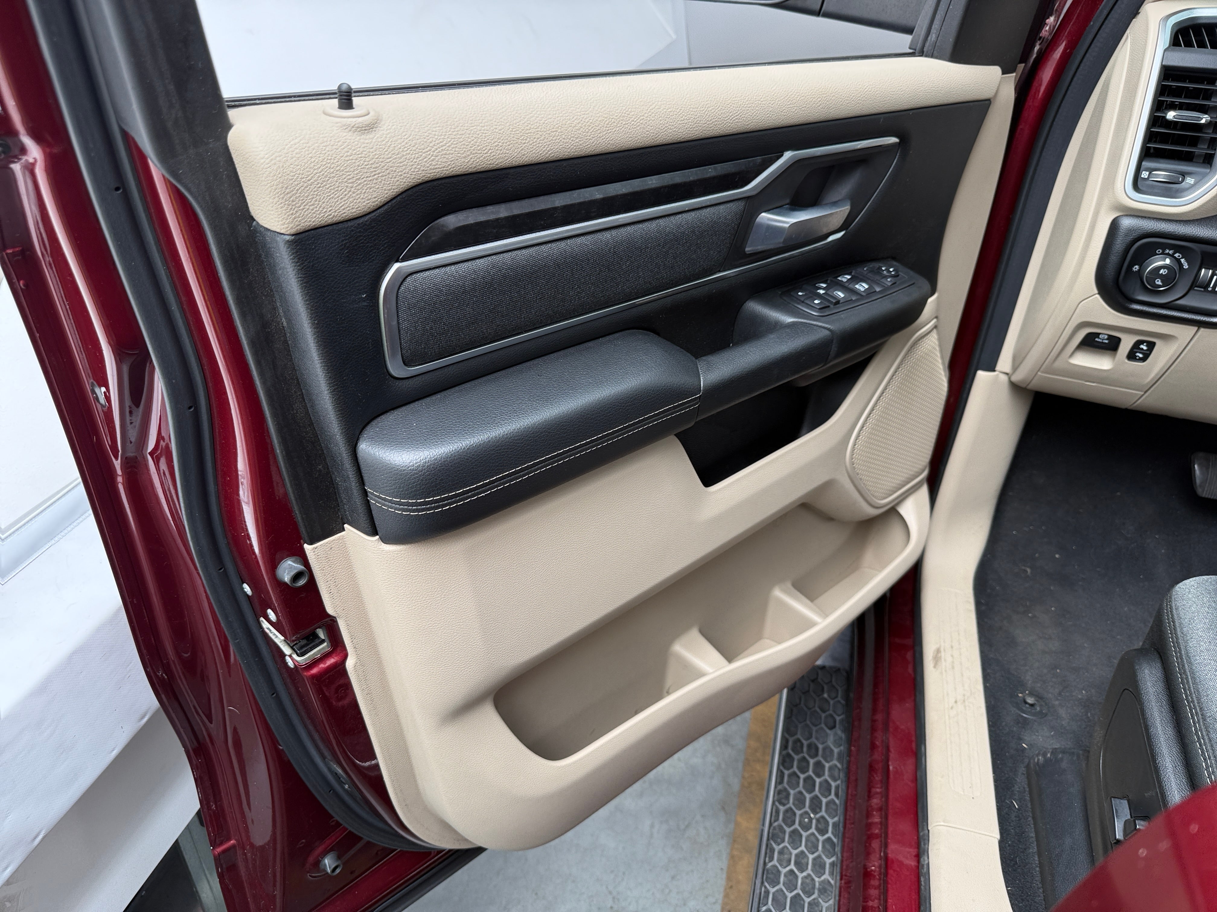 ram ram 1500 pickup 2019 1C6SRFFT8KN560736 image ram ram 1500 pickup 2019 1C6SRFFT8KN560736 image
